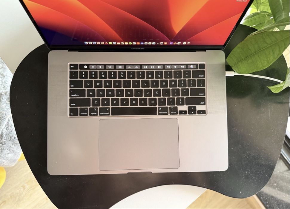 Macbook Pro i7 16gb