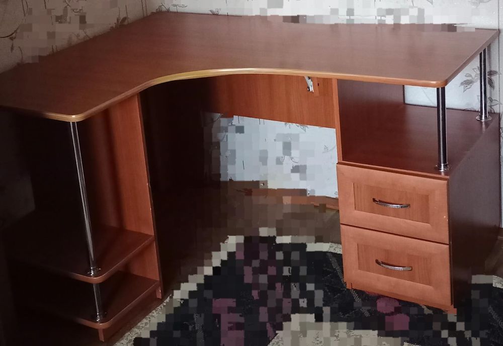 Продам  письменный стол