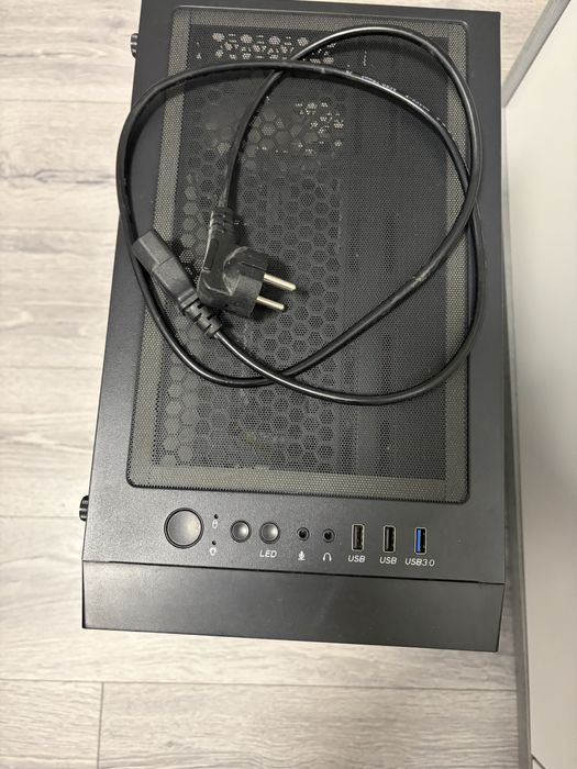 Продавам custom компютъра си