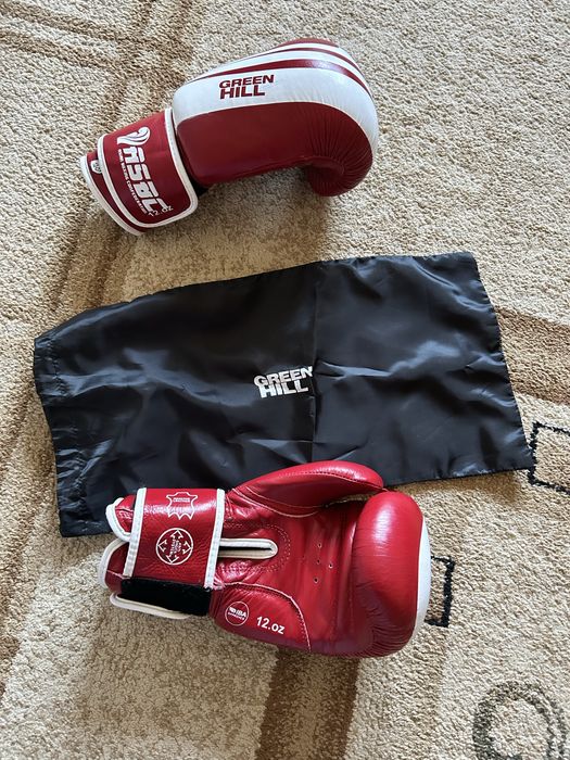 Продам боксерские перчатик грен хил