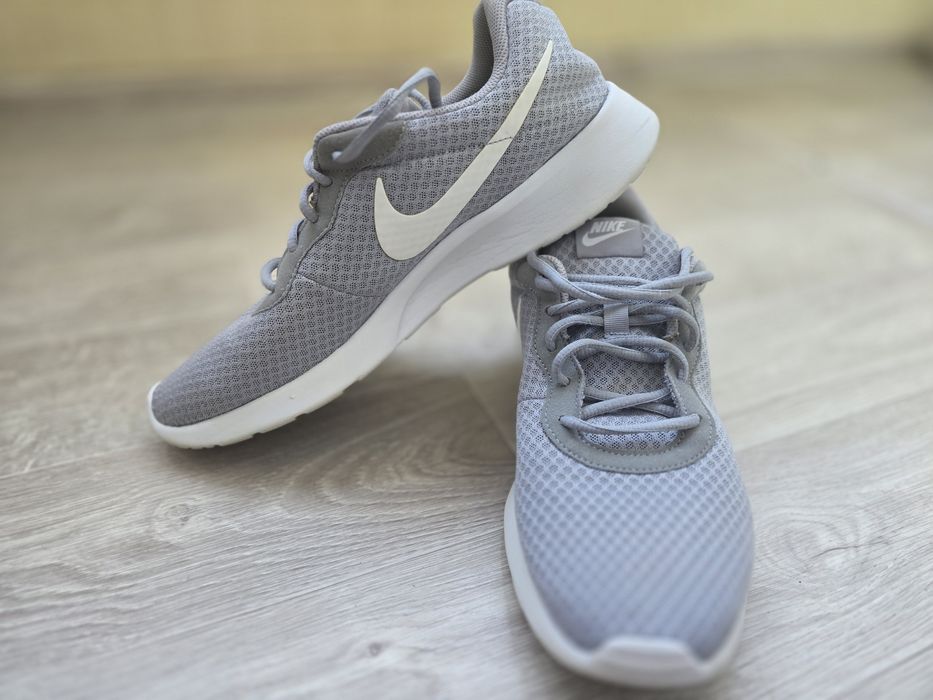 Кроссовки Nike TANJUN