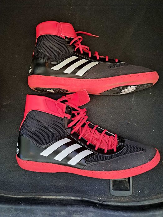 Продавам Борцовки