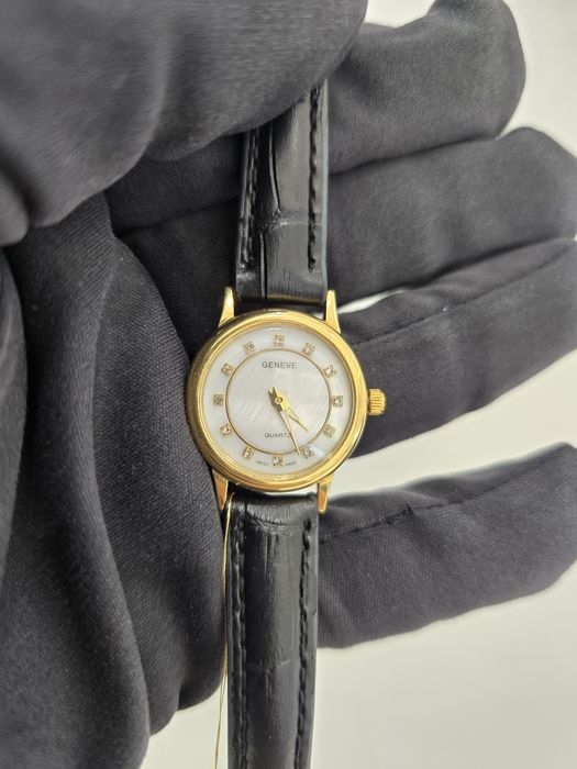 Продам Золотые часы Geneva 750 пробы Баку
750 пробы
Диаметр: 24мм