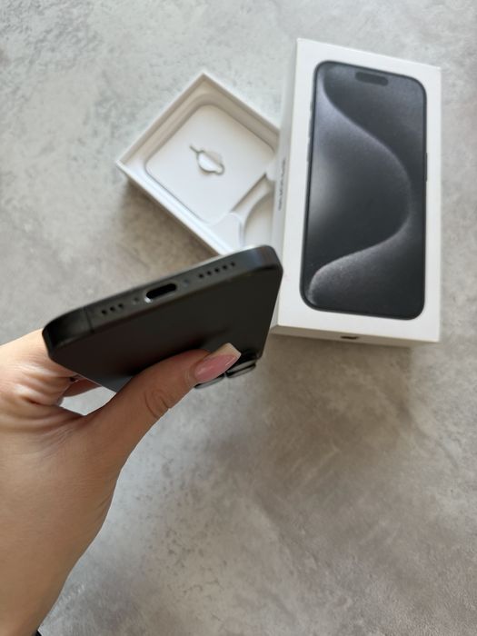 iPhone 15 Pro 1TB Black Titanium