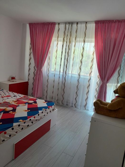 Închiriez apartament
