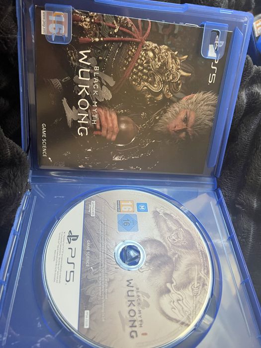 Black Myth Wukong за PS5 със счупена кутия в долната част