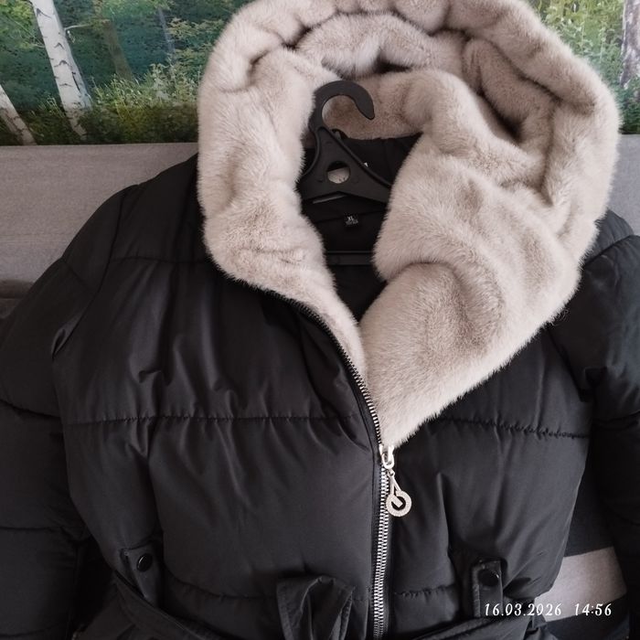 Продам женскую куртку