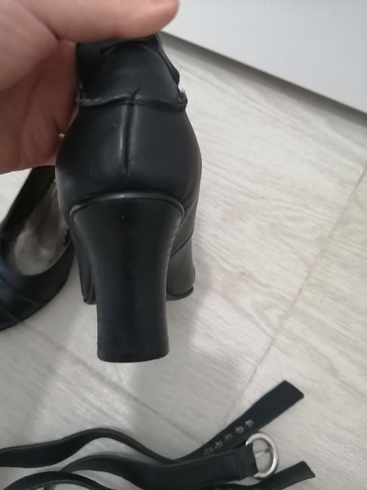 Продаётся кожаные туфли. Производство Корея