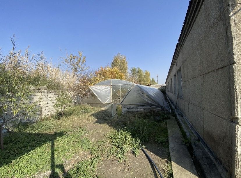 Фаргона шахар Онкология олдида 80 сотих ер сотилади ишлаб чикариш учун