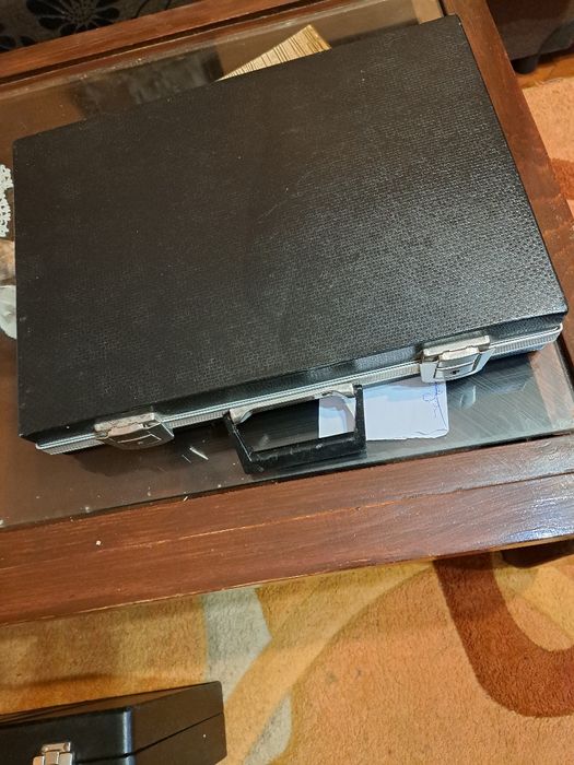 3 дипломатически куфарчета