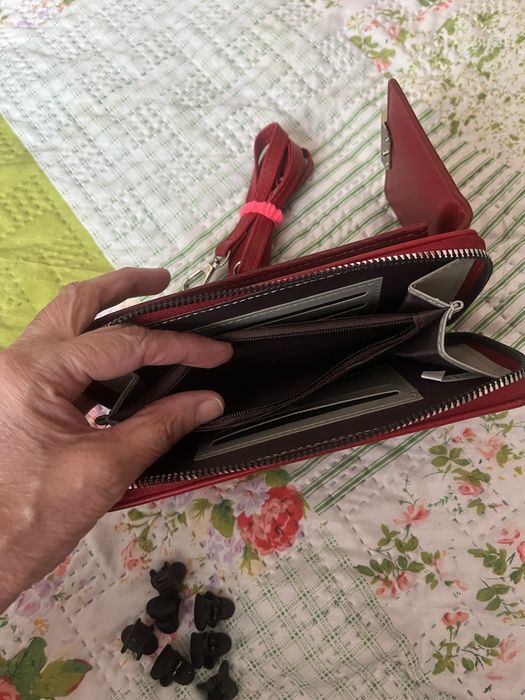 Продам срочно маленькая сумочка через плечо
