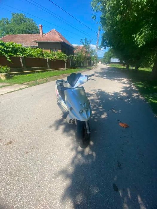 Vând malaguti F12