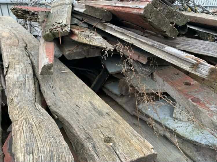 Lemne foc ,provenite din demolare .