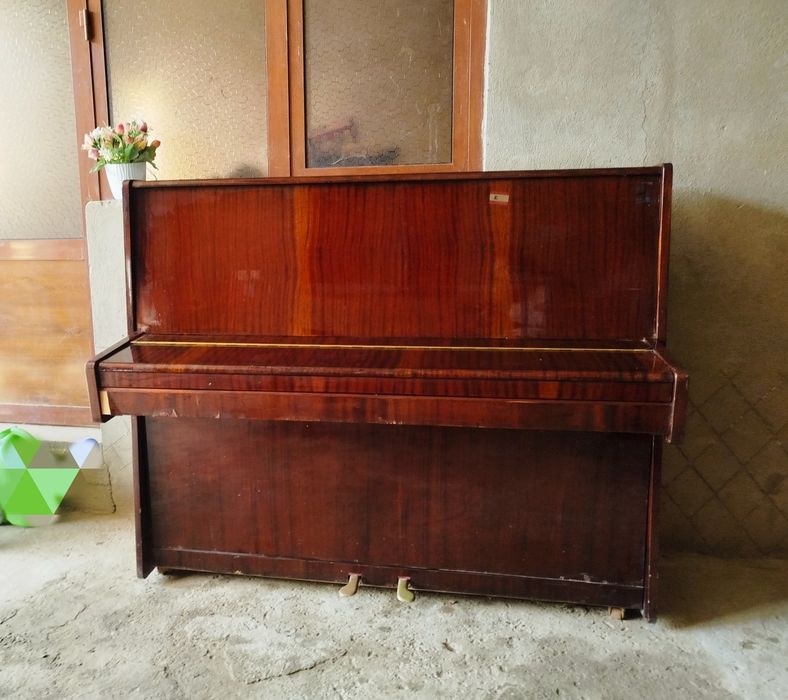 Pianino Belarus. Klavish va holati ajoyib.Narxi kelishiladi