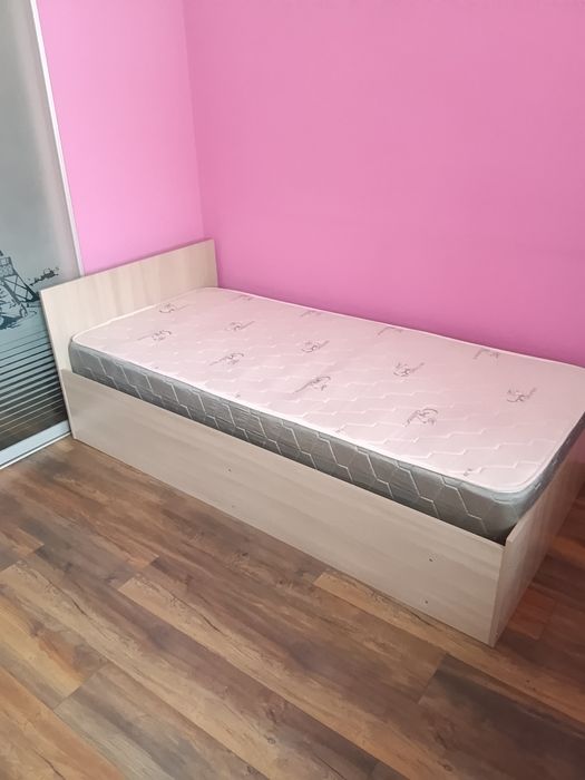 Продаю кровать 100х200см