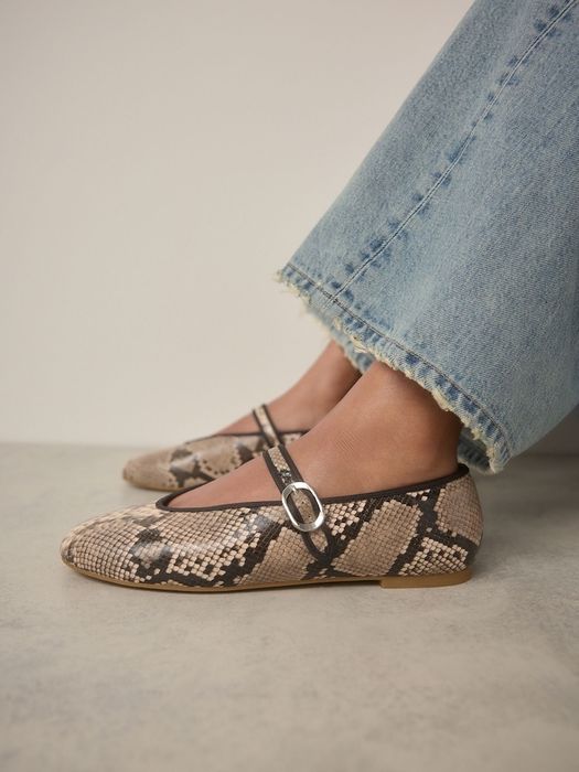 Балетки с ремешком