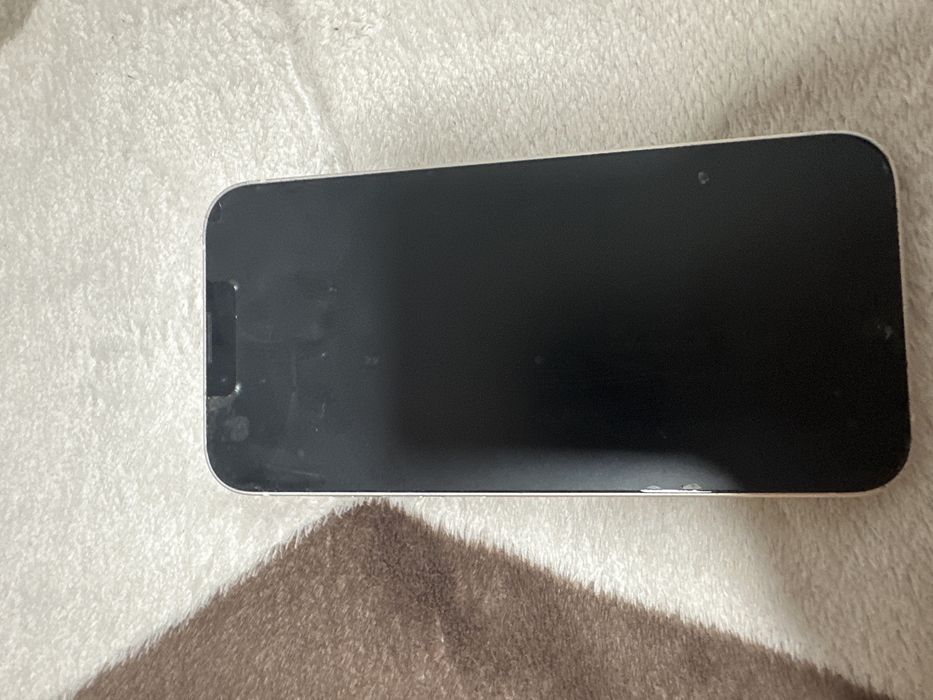 Айфон 13 с чихолами