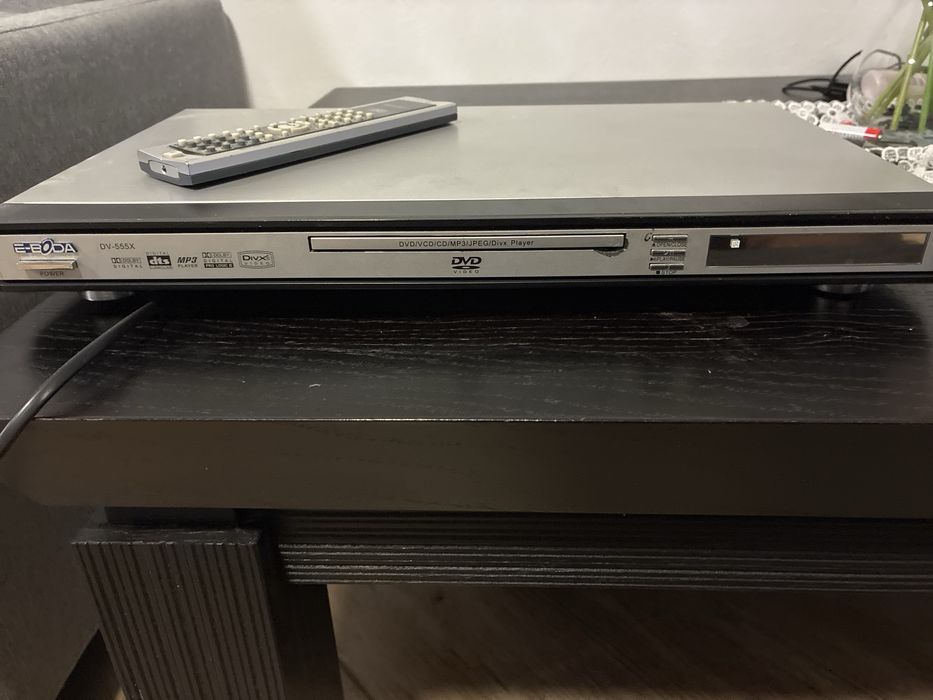 DVD Player E-Boda DV-555X cu telecomandă originală – Funcțional