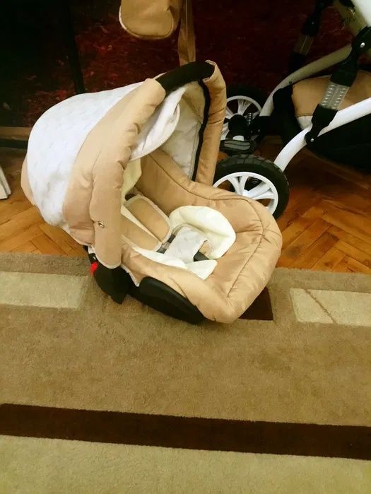 Продавам количка  Loreli 3в1