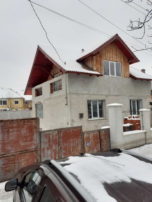 Vand casa p+m,  4cam, beci, gaz, Str.Seleusului, SC=160MP, ST=650MP.