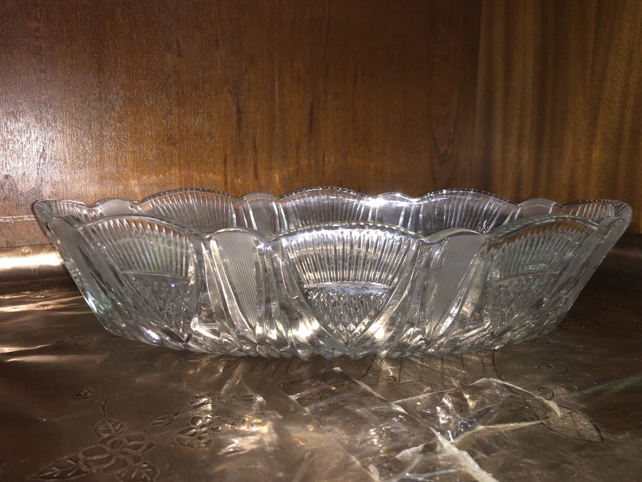 Хрустальные лодочки и конфетницы