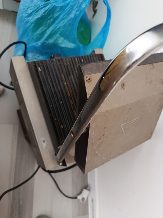 Продам грильницу