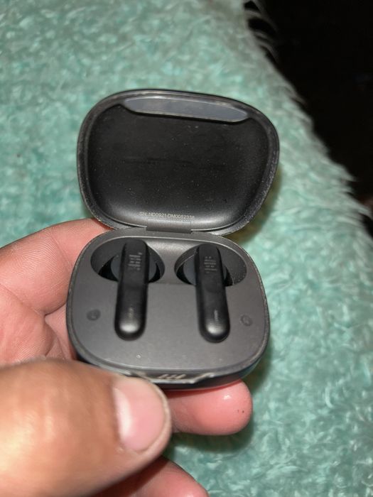 Vand  casti JBL VIBE 300
