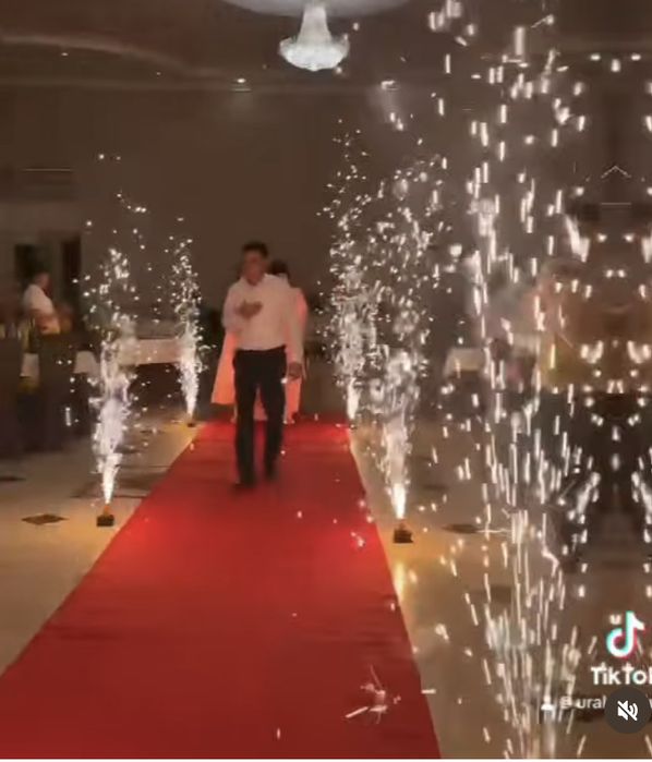 Холодный фонтан, салют