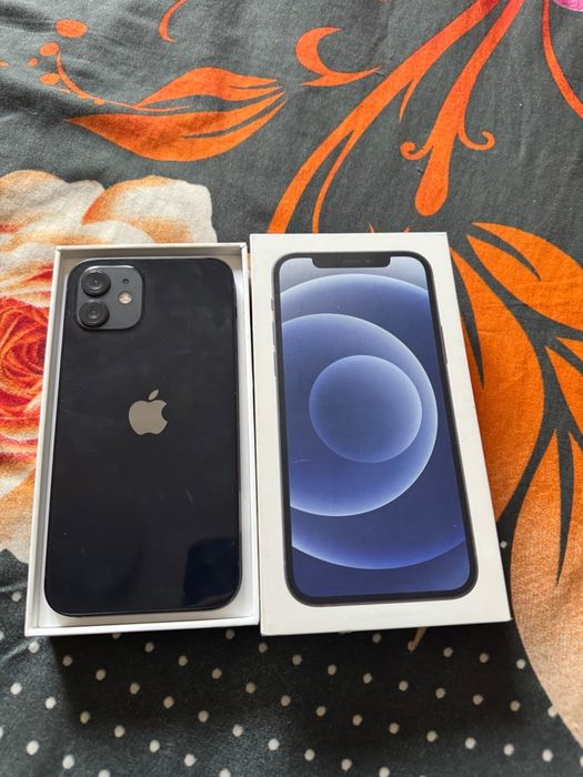 Продам IPhone 12
