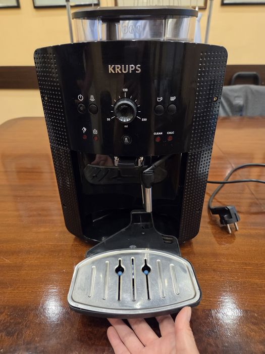 Автоматична кафемашина Krups EA8108 – отлично състояние + 18 таблетки Krups
