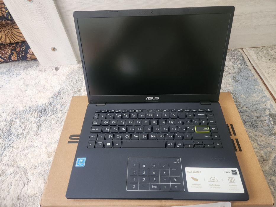Noutbuk ASUS Intel celeron