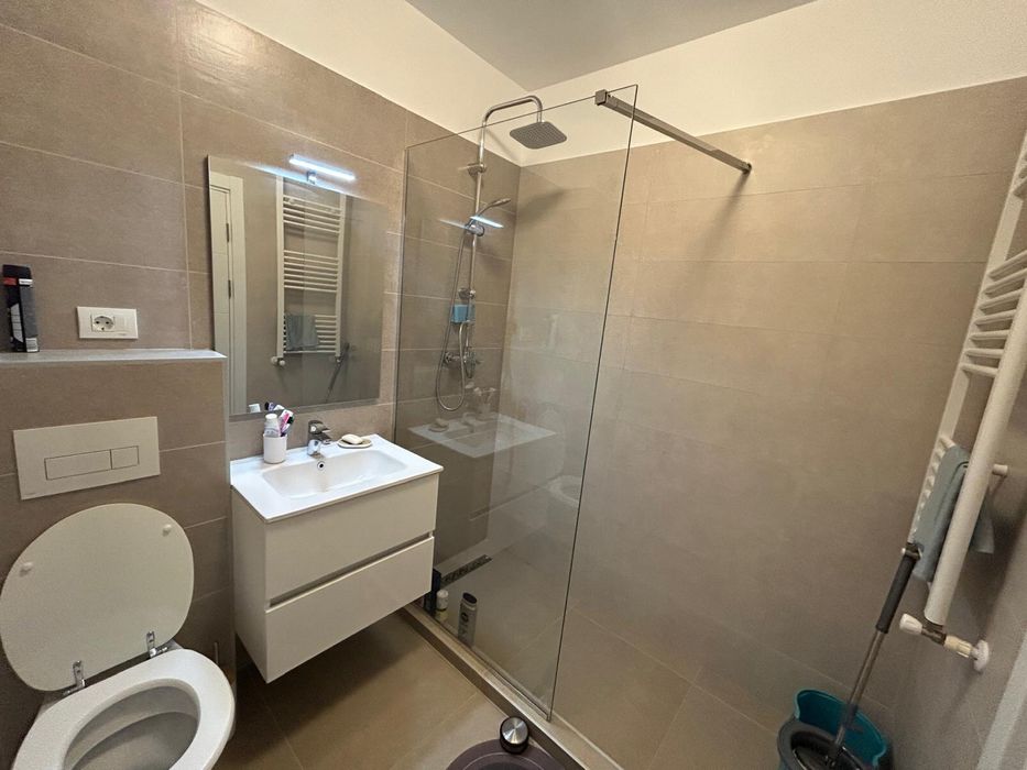 Inchiriez garsoniera cu dressing separat