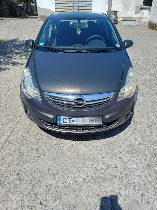 Vând Opel Corsa .