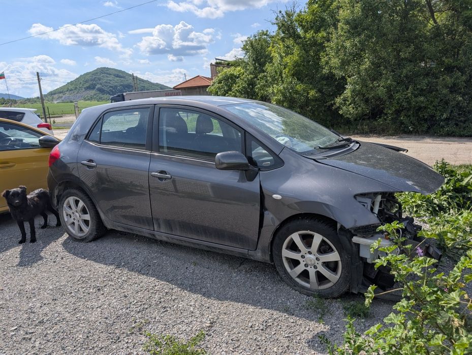 На Части Toyota Auris 2009 1.6 бензин