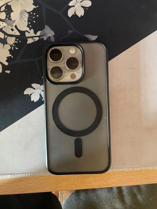 Iphone 15 pro 82% аккум