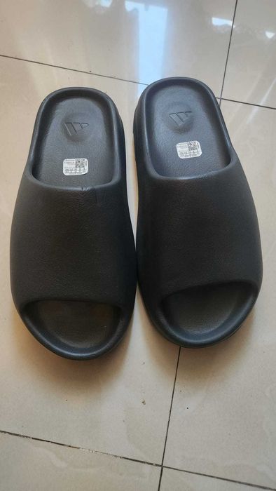 Adidas Yeezy Slide nr. 42, 43 Originali