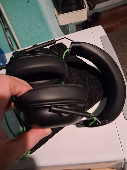 Vând casti gaming Razer Blackshark V2 X noi + cadou placa de sunet!