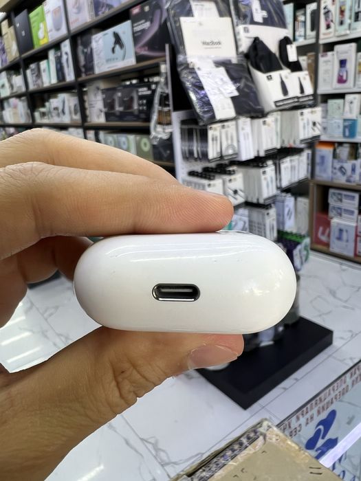 Original Apple Airpods 4