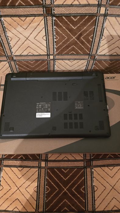 Ноутбук acer на запчасти.