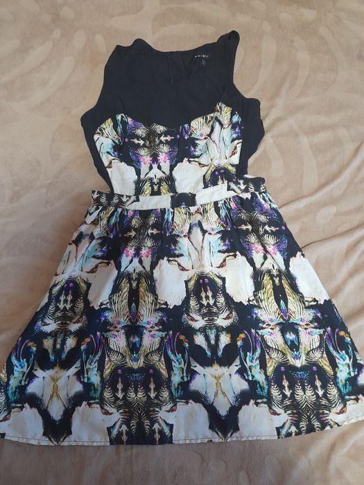 Срочно продам платья