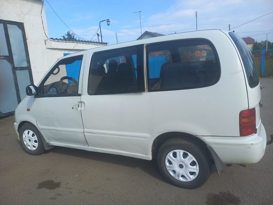NISSAN SERENA  Продам или обмен