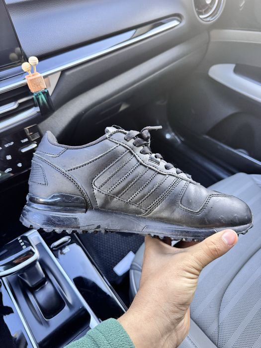 Продам кроссовки