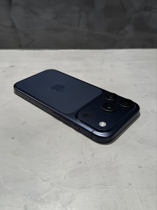 КАТО НОВ Iphone 17 Pro, 100% battery