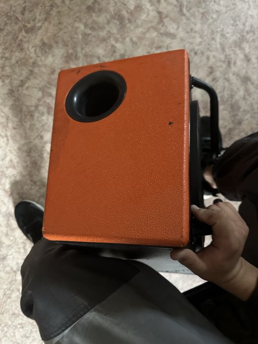Продам сабвуфер Bos mini