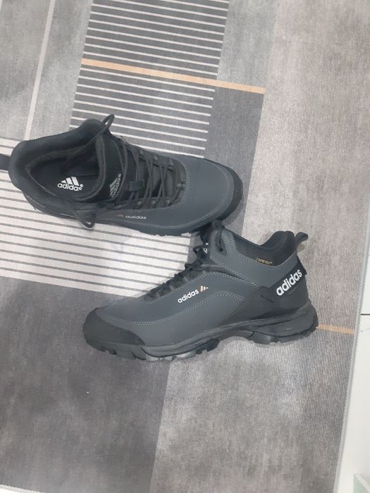 Продам термо кроссовки