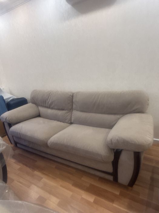 Продам большой диван б/у