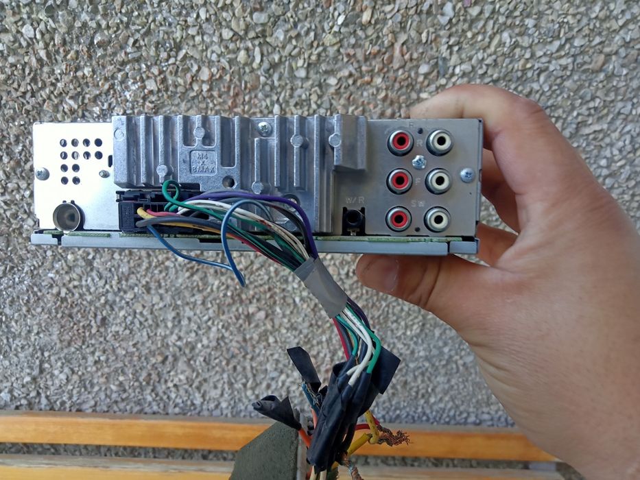 Продам Pioneer DEH-6350SD в хорошем состоянии.