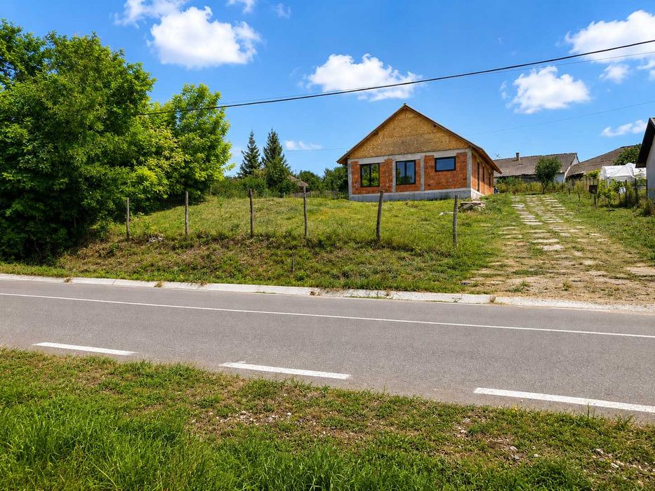 Casa  de  vanzare Su -103mp  , teren- 1000mp sau schimb cu apartament 3 ,4 camere in Vaslui
