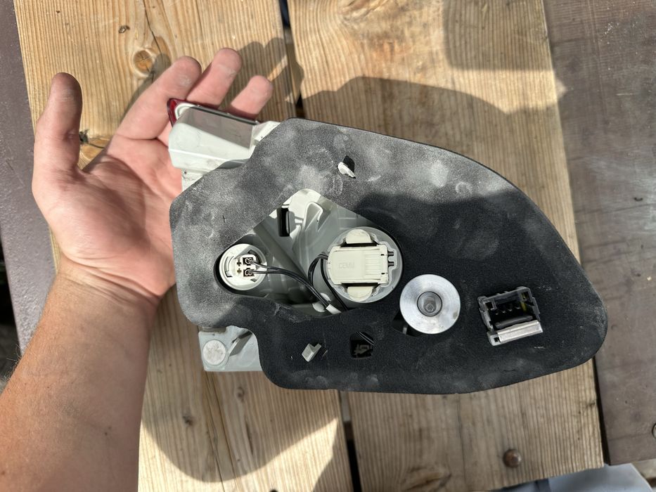 Pegeout 308 стоп в капака