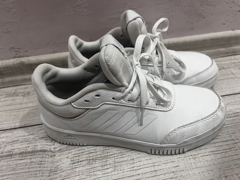 Маратонки АДИДАС - размер 36